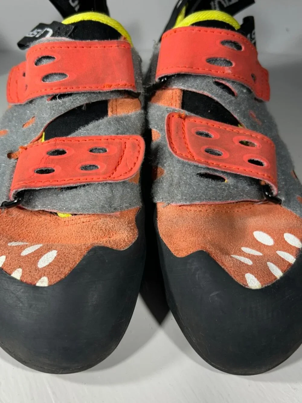 La Sportiva Tarantula Rock Climbing Shoes Boys Size 5.5 EU 37.5 Black Orange Kid